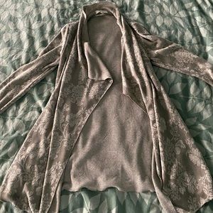 Knox Rose olive gray embossed waterfall cardigan medium